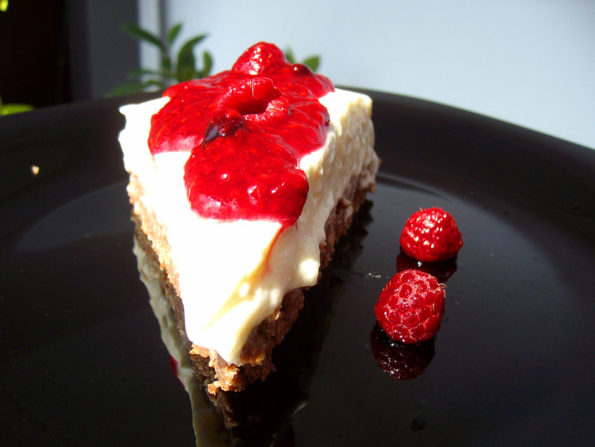 Cheesecake cu jeleu zmeura