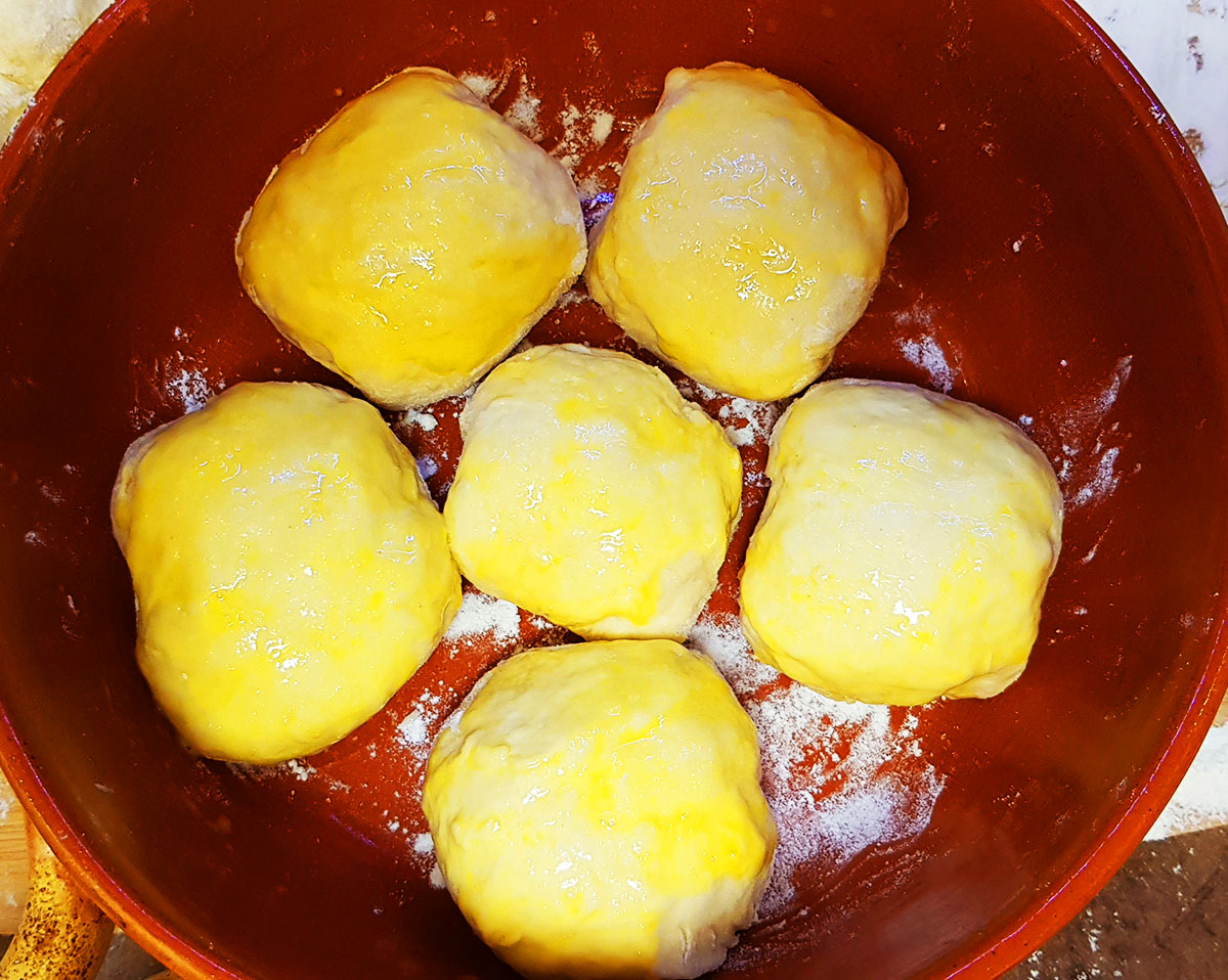 Chifle pufoase cu lapte