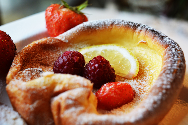 Dutch Baby Pancakes / Clatite la cuptor Dutch Baby