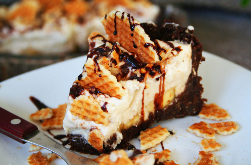 Prajitura Deliciu de Weekend cu banane, mascarpone si frisca