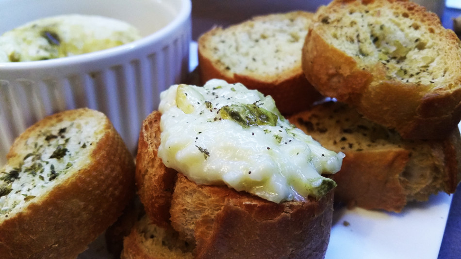 Branza Brie cu ierburi, la cuptor