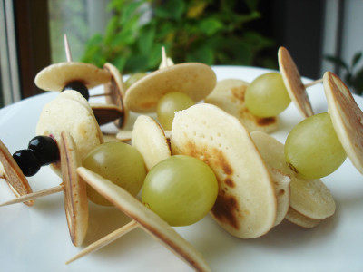 Mini clatite cu fructe